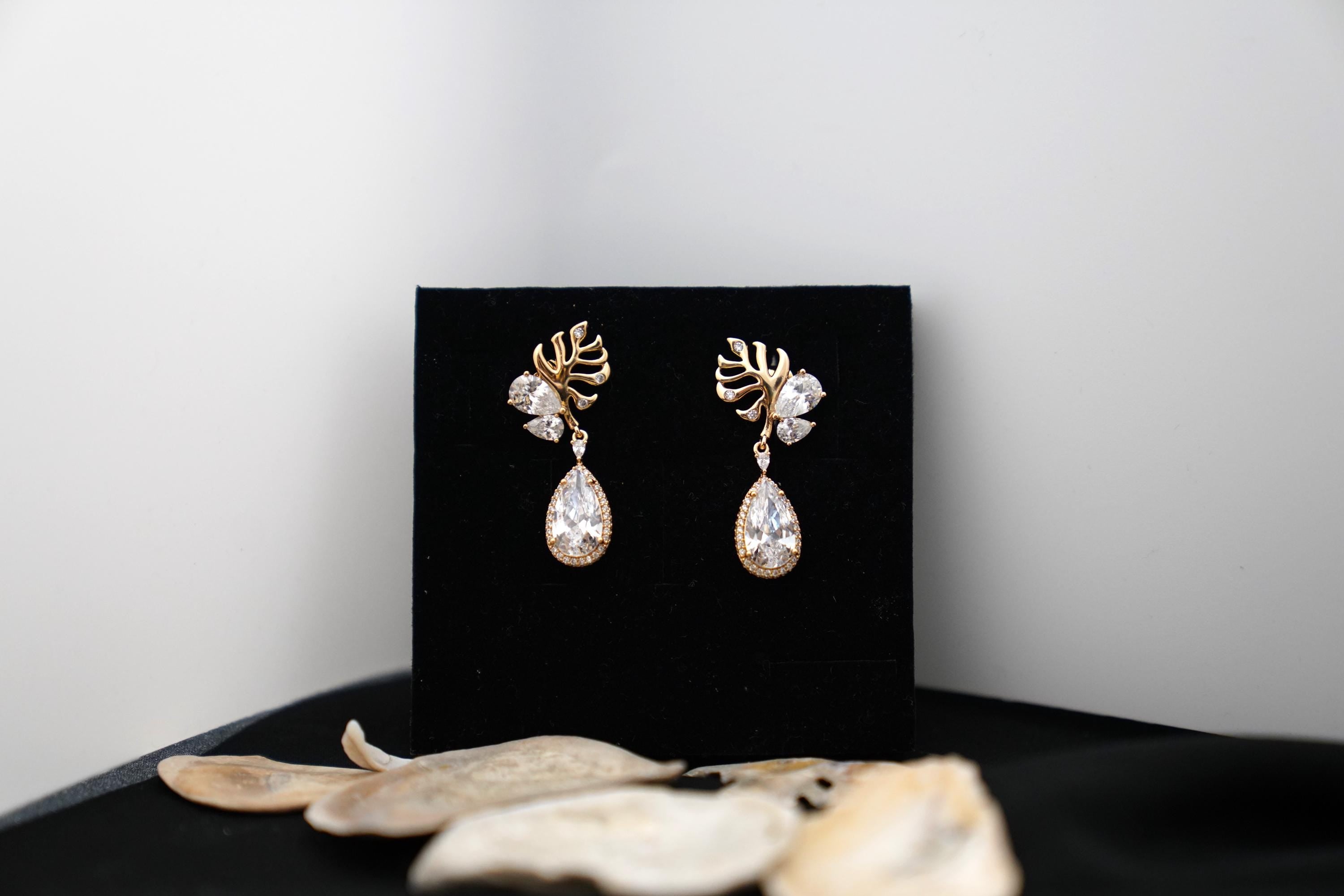 Gold Leaf Crystal Drop Earrings
