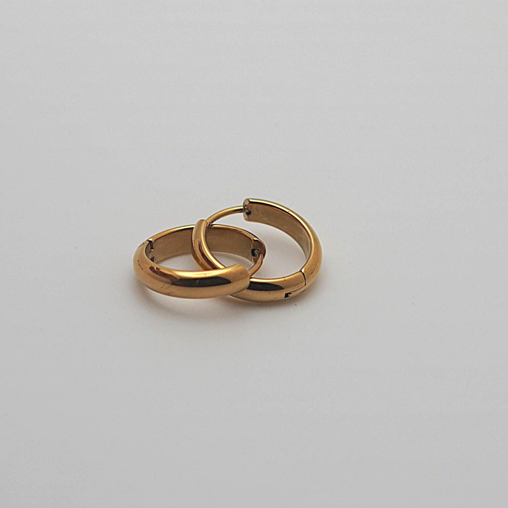 Classic Gold Huggie Hoop Earrings 18K Gold PVD · Waterproof Everyday Hoops · Tarnish Free Stainless Steel · Minimalist Dainty Gift for Her