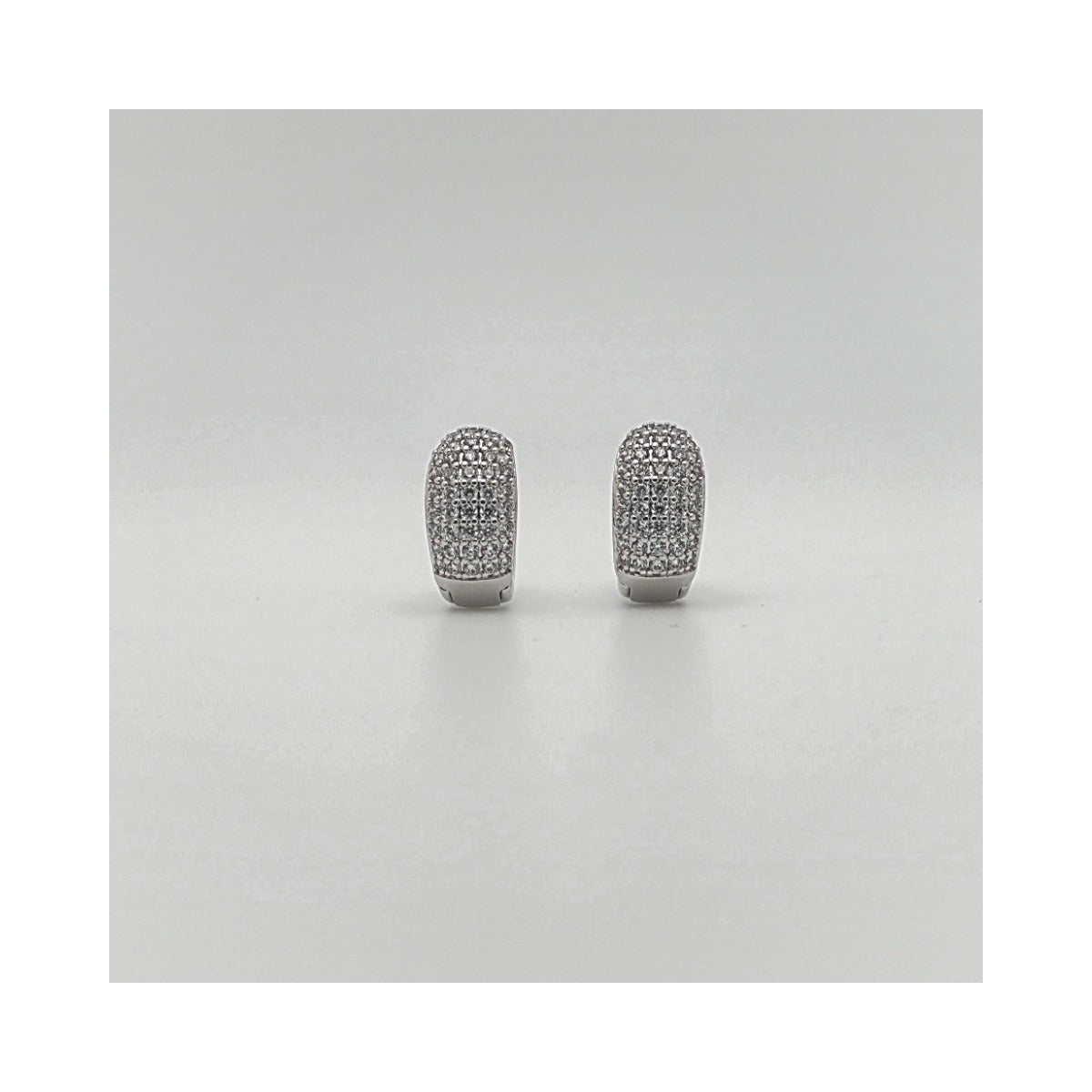 pav  dome studs   silver luxury